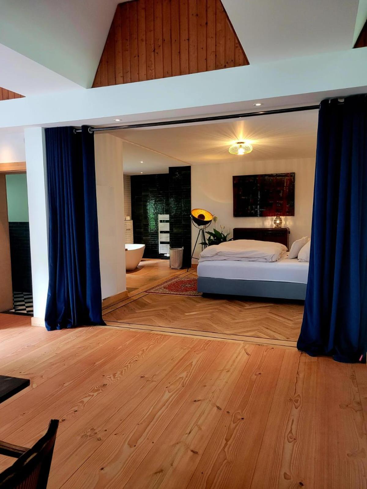 Graceland Fischerbach Luaran gambar